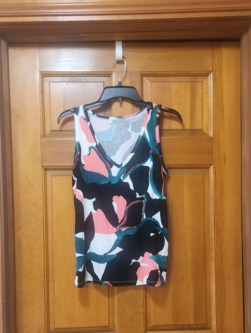 Nine West Sleeveless V-Neck Floral Print Top, Black/Coral, Women's Size XS, GUC